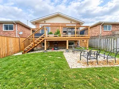 14 Newlands Avenue Upper, Georgina, On L4p 3t3