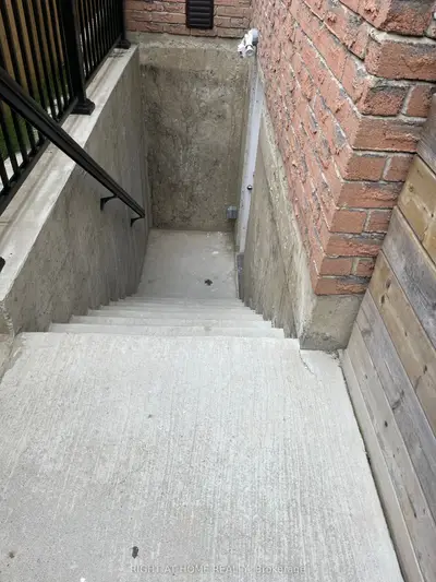 45 Stiver Drive, Newmarket, On L3y 7v8