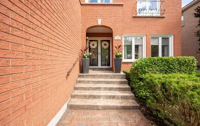 194 Caproni Drive, Vaughan, On L6a 1x7