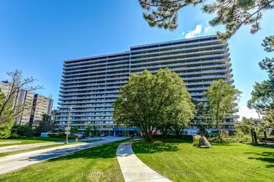 8111 Yonge Street 1612, Markham, On L3t 4v9