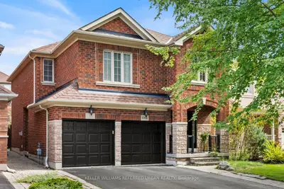 1002 Oaktree Crescent, Newmarket, On L3x 2z3