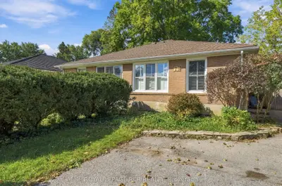 70 Tecumseh Drive, Aurora, On L4g 2x4