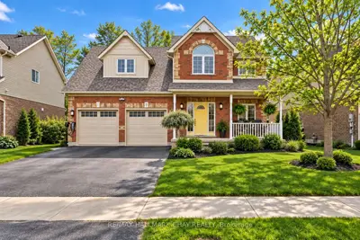 17 Armeda Clow Crescent, Essa, On L0m 1b2