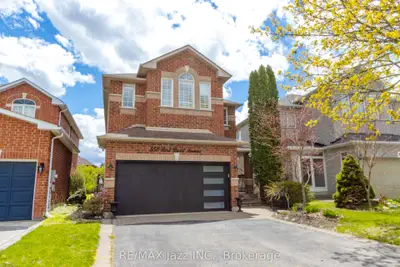 550 Bert Budd Avenue, Newmarket, On L3y 8s7