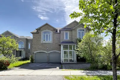 209 Redstone Road, Richmond Hill, On L4s 2e2