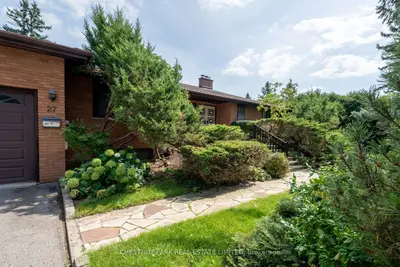 27 Oakcrest Avenue, Markham, On L3r 2b9