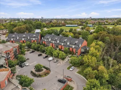 100 Arbors Lane Th18, Vaughan, On L4l 3z2