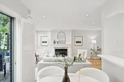 100 Arbors Lane Th18, Vaughan, On L4l 3z2
