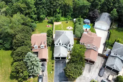 1077 Corrie Street, Innisfil, On L9s 1t7