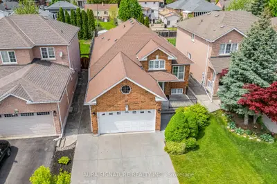 30 Graceview Court, Vaughan, On L4l 9c4