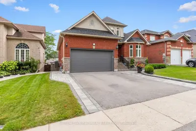39 Bannerman Drive, Bradford West Gwillimbury, On L3z 3j7