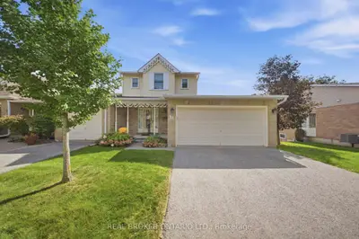 21 Adams Court, Uxbridge, On L9p 1g2
