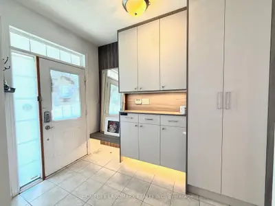 8 Church View Avenue, Markham, On L6c 0l6