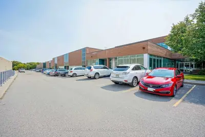 70 East Beaver Creek Road 2, Richmond Hill, On L4b 3b2