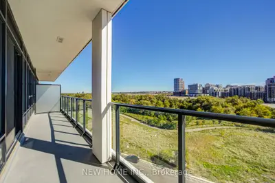 8 Water Walk Drive 802, Markham, On L3r 6l4