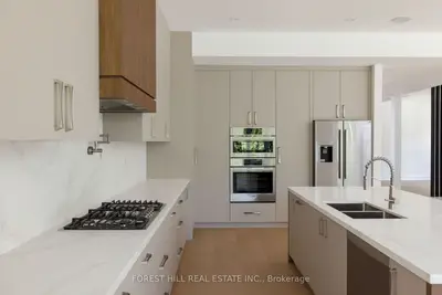 5 Cedar Crescent, Aurora, On L4g 3j7