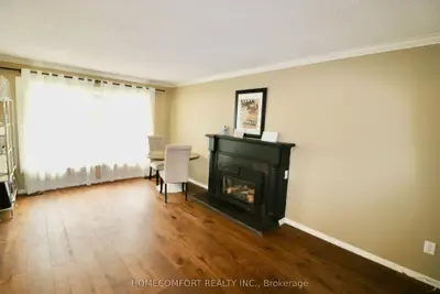 12 Banbury Court, Aurora, On L4g 3m9