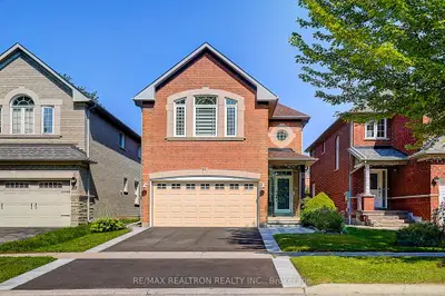 47 Melville Street, Richmond Hill, On L4b 4j1
