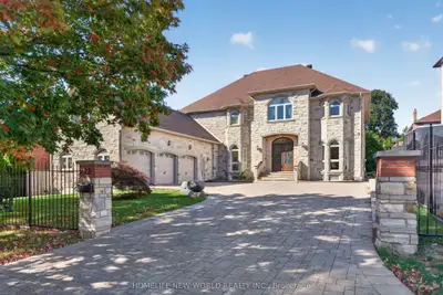 128 Garden Avenue, Richmond Hill, On L4c 6m1