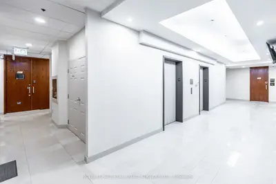 7368 Yonge Street 312, Vaughan, On L4j 8h9