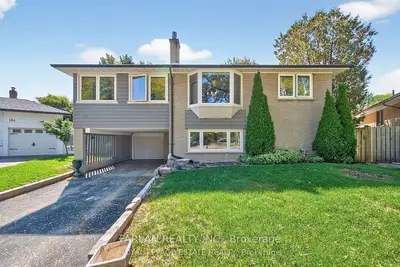 166 Kenvale Court, Richmond Hill, On L4c 4s9