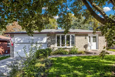 813 Grace Street, Newmarket, On L3y 2l6