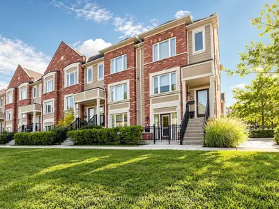 16 Walter Dove Court, Aurora, On L4g 0s8