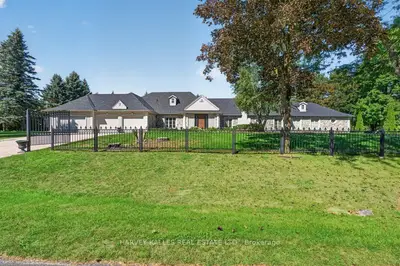 28 Putting Green Crescent, Vaughan, On L0j 1c0