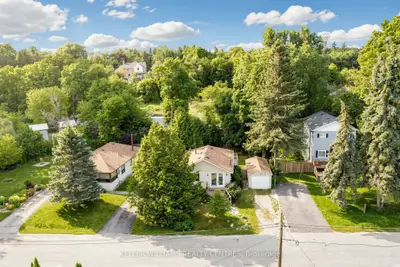 9 Maple Grove Street, Whitchurch-stouffville, On L4a 2x6
