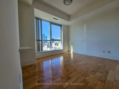1 Upper Duke Crescent 509, Markham, On L6g 0b6