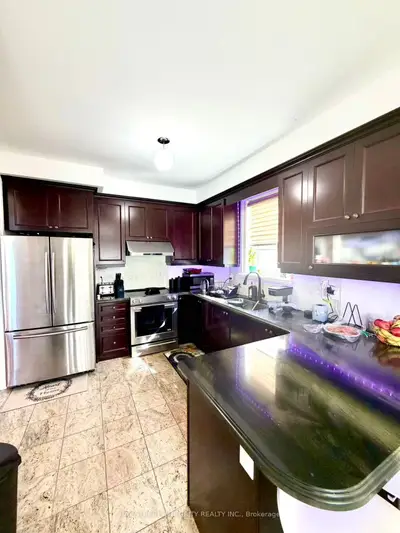 60 Caria Court Main, Vaughan, On L4h 4g5