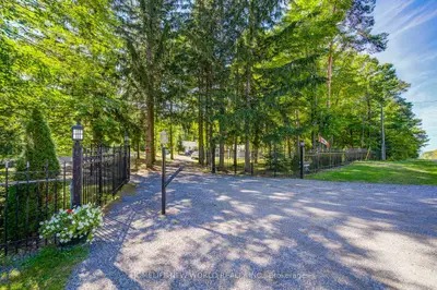3659 Aurora Road, Whitchurch-stouffville, On L4a 2p9