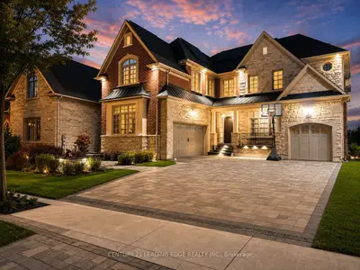33 Stollery Pond Crescent, Markham, On L6c 1k4