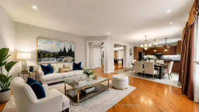 42 Adastra Crescent, Markham, On L6c 3g7