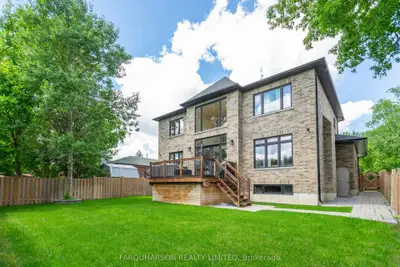 106 Maytree Avenue, Whitchurch-stouffville, On L4a 1g2