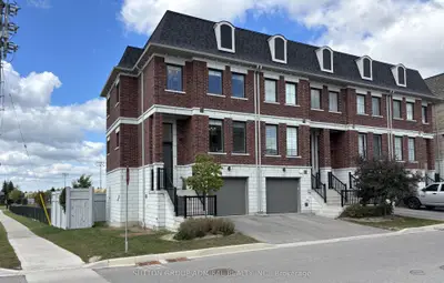 2 Seacoasts Circle, Vaughan, On L6a 5b6