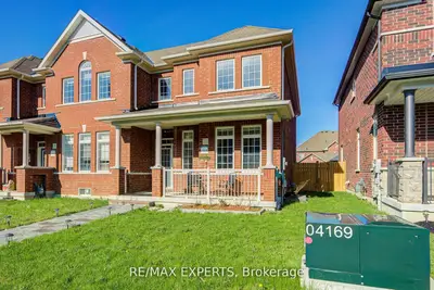 32 Walter Proctor Road, East Gwillimbury, On L9n 0p1