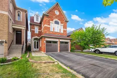 24 Futura Avenue, Richmond Hill, On L4s 1v2