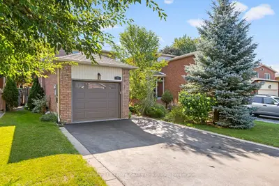25 Greenwood Road, Whitchurch-stouffville, On L4a 5e8