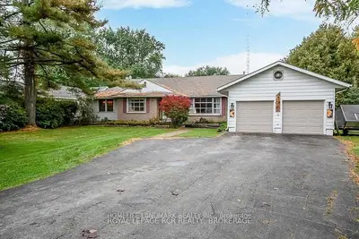 310 The Queensway South, Georgina, On L4p 2b7