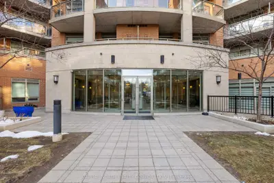 281 Woodbridge Avenue 242, Vaughan, On L4l 0c6