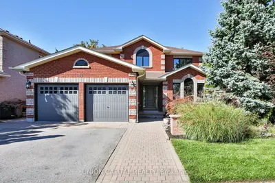 42 Bambi Crescent, Georgina, On L4p 4c6