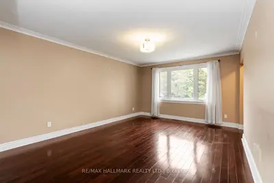 245 Elmwood Avenue, Richmond Hill, On L4c 1l3