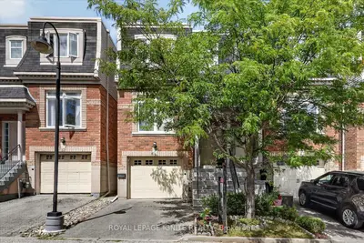 8032 Kipling Avenue 9, Vaughan, On L4l 2a1