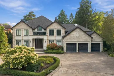 23 Bryson Drive, Richmond Hill, On L4c 6e2