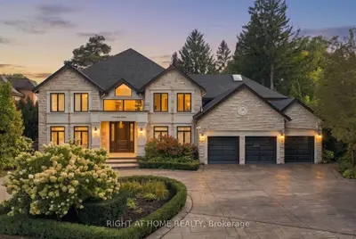 23 Bryson Drive, Richmond Hill, On L4c 6e2