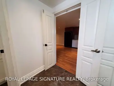 11 Patrick Drive, Aurora, On L4g 2a6
