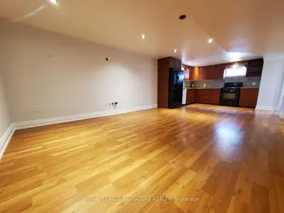 11 Patrick Drive, Aurora, On L4g 2a6