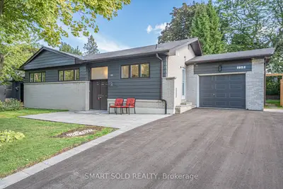 158 Park Avenue, Newmarket, On L3y 1v1