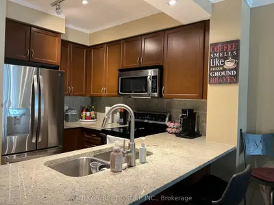 88 Promenade Circle 204, Vaughan, On L4j 9a4